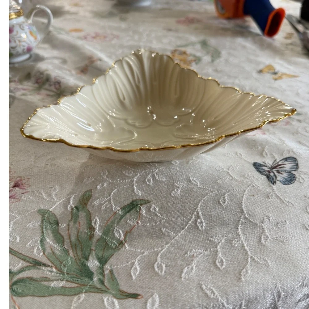 Lenox Ivory Gold Trim Triangular Leaf Bowl Scalloped Edge USA Fine China